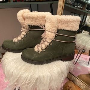 Ugg Fraser boot. New